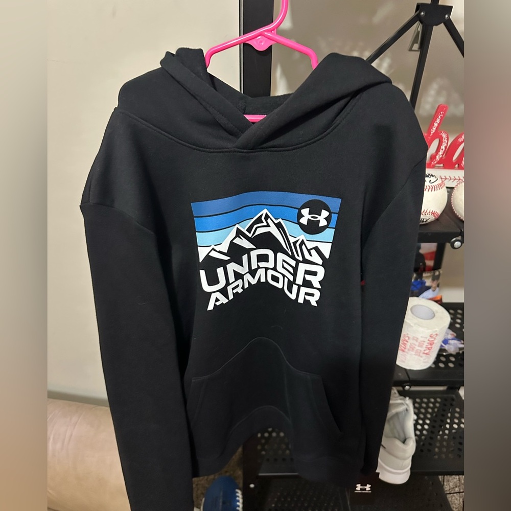 Boys Under Armour sweatshirt. NWT